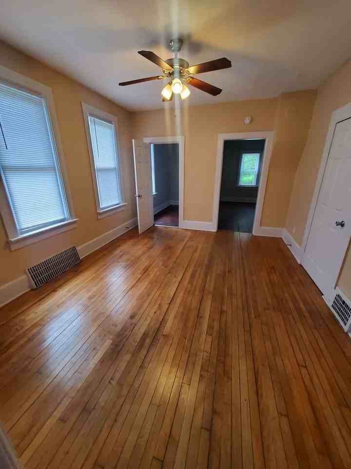 110 W Center St - Photo 4 of 11