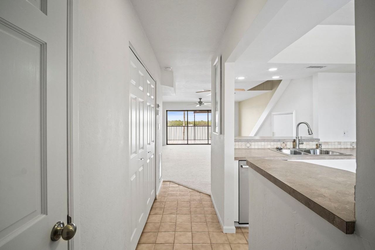 894 Buttonwood Dr #215 - Photo 2 of 33