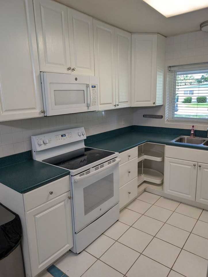 12 Matanzas Circle - Photo 4 of 18