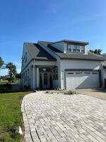 featured image of 2115 Country Club Dr