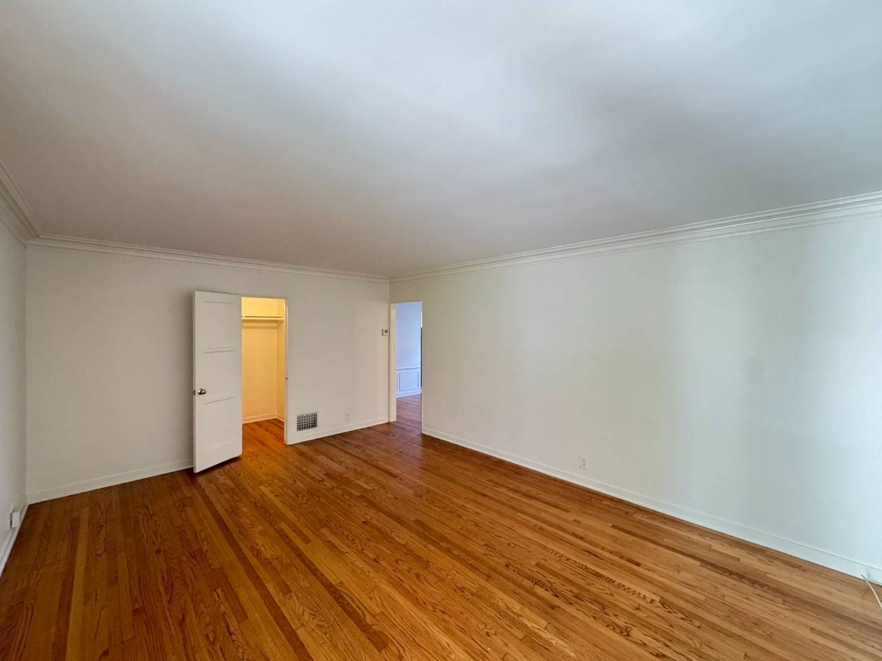 230 S Oakland Ave #A - Photo 2 of 12