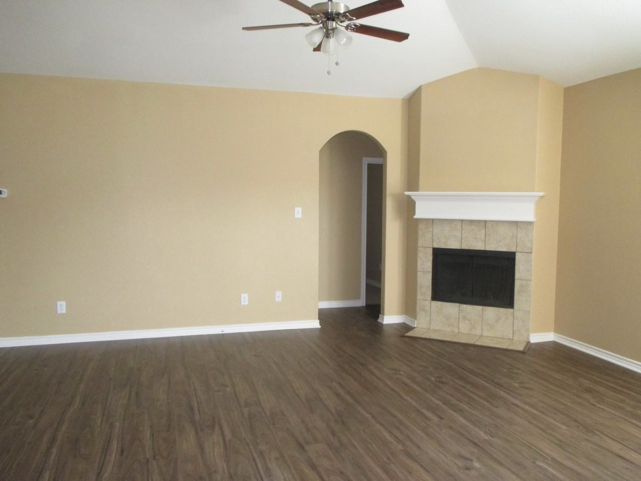 2028 Alanbrooke Dr - Photo 2 of 18