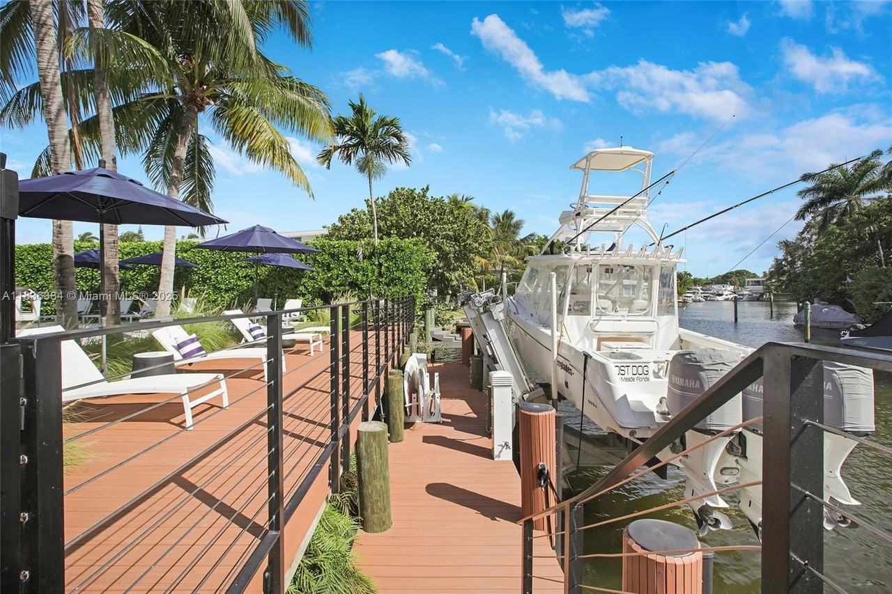 815 Northeast 75th Street - Photo 2 of 22