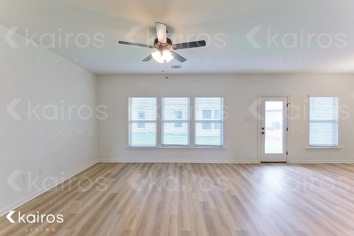 203 Foggy Ln - Photo 2 of 21