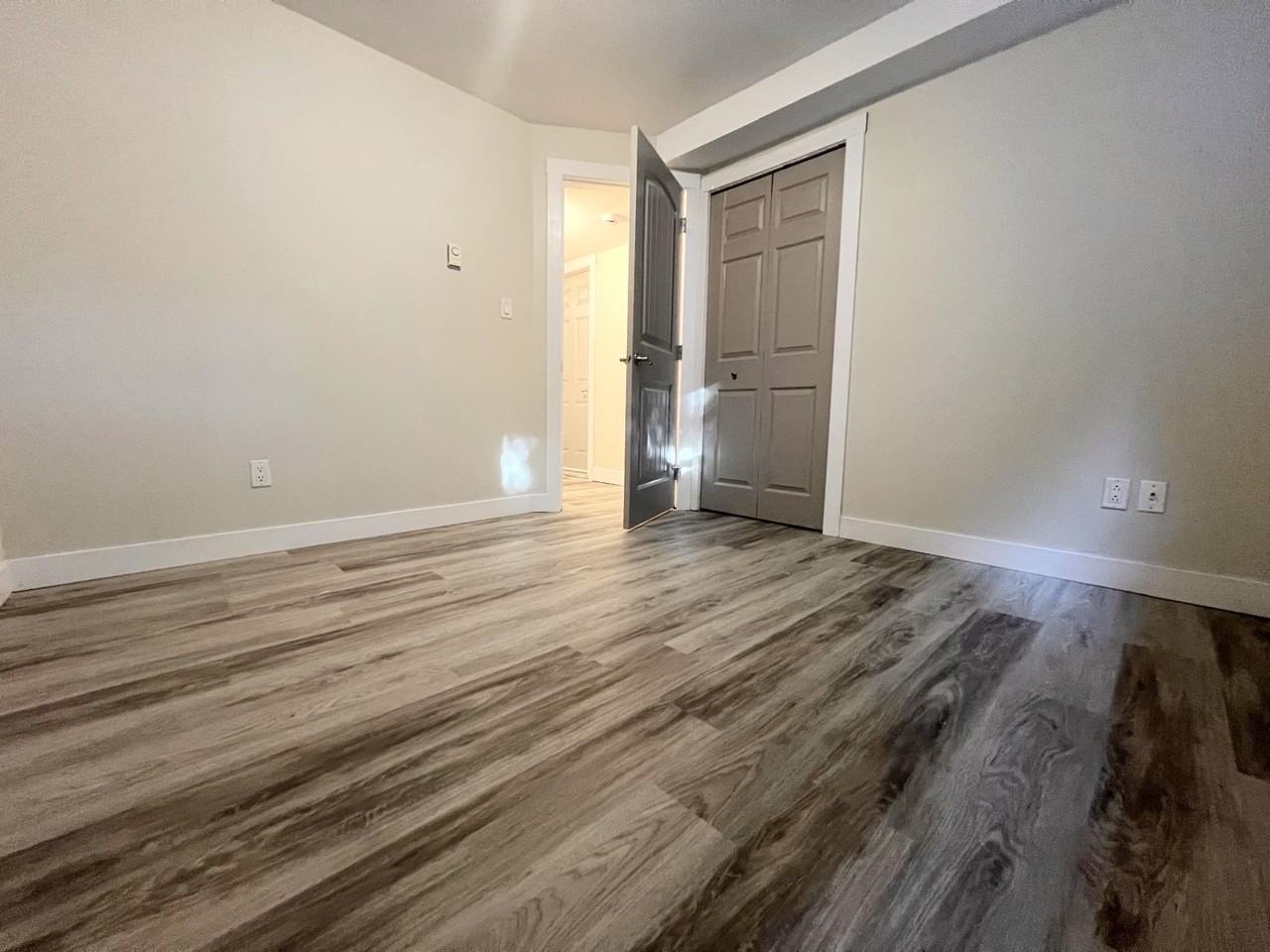 1566 Pinetree Way - Photo 3 of 9