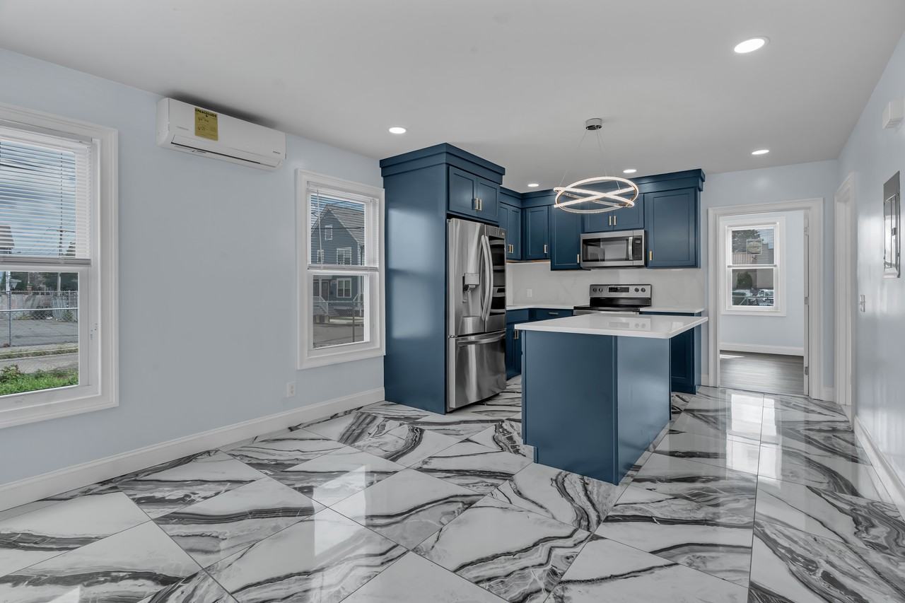 255 Pearl St #1 - Photo 3 of 15