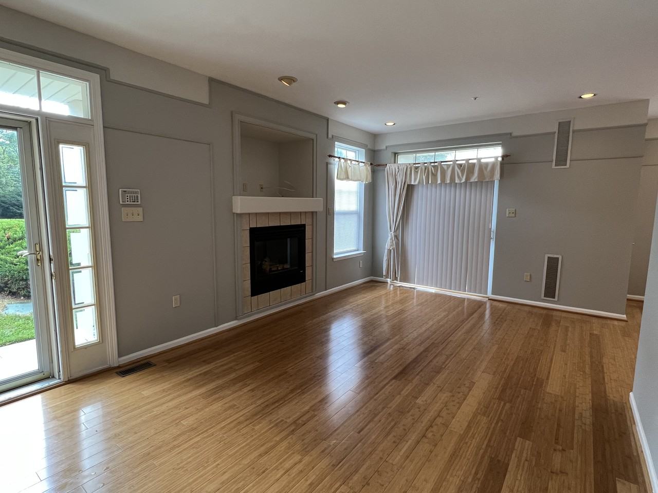 202 Dresher Woods Dr - Photo 4 of 31