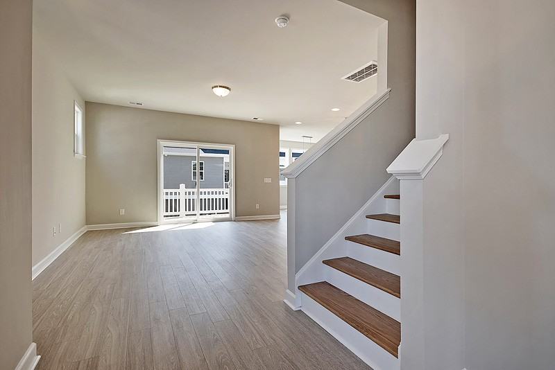 598 Mclernon Trce - Photo 2 of 37