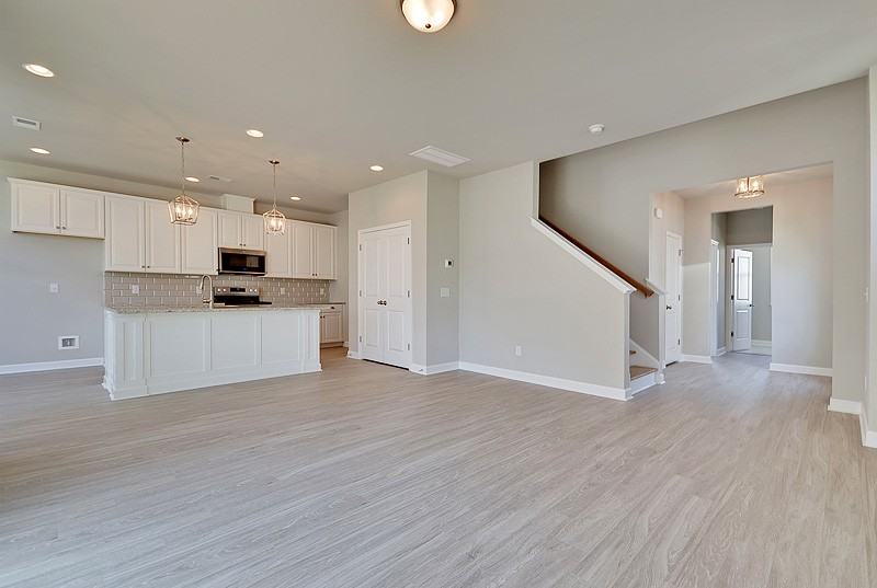 598 Mclernon Trce - Photo 4 of 37