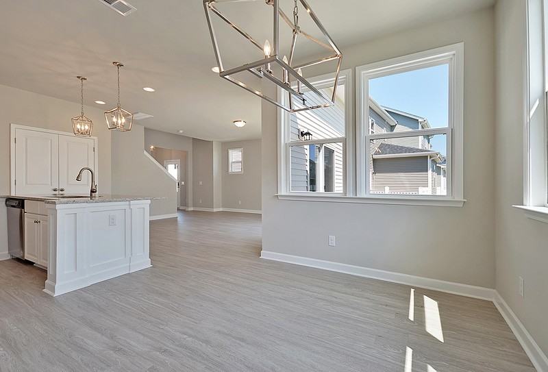 598 Mclernon Trce - Photo 6 of 37