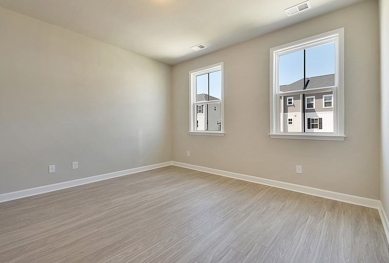 598 Mclernon Trce - Photo 7 of 37