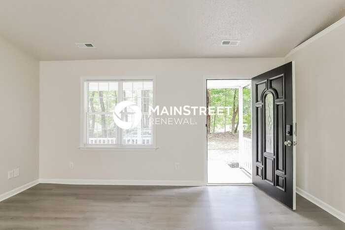 606 Voss St - Photo 3 of 16