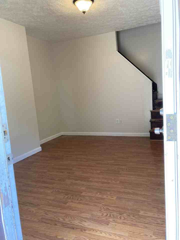 436 Iowa Ave #4 - Photo 2 of 10