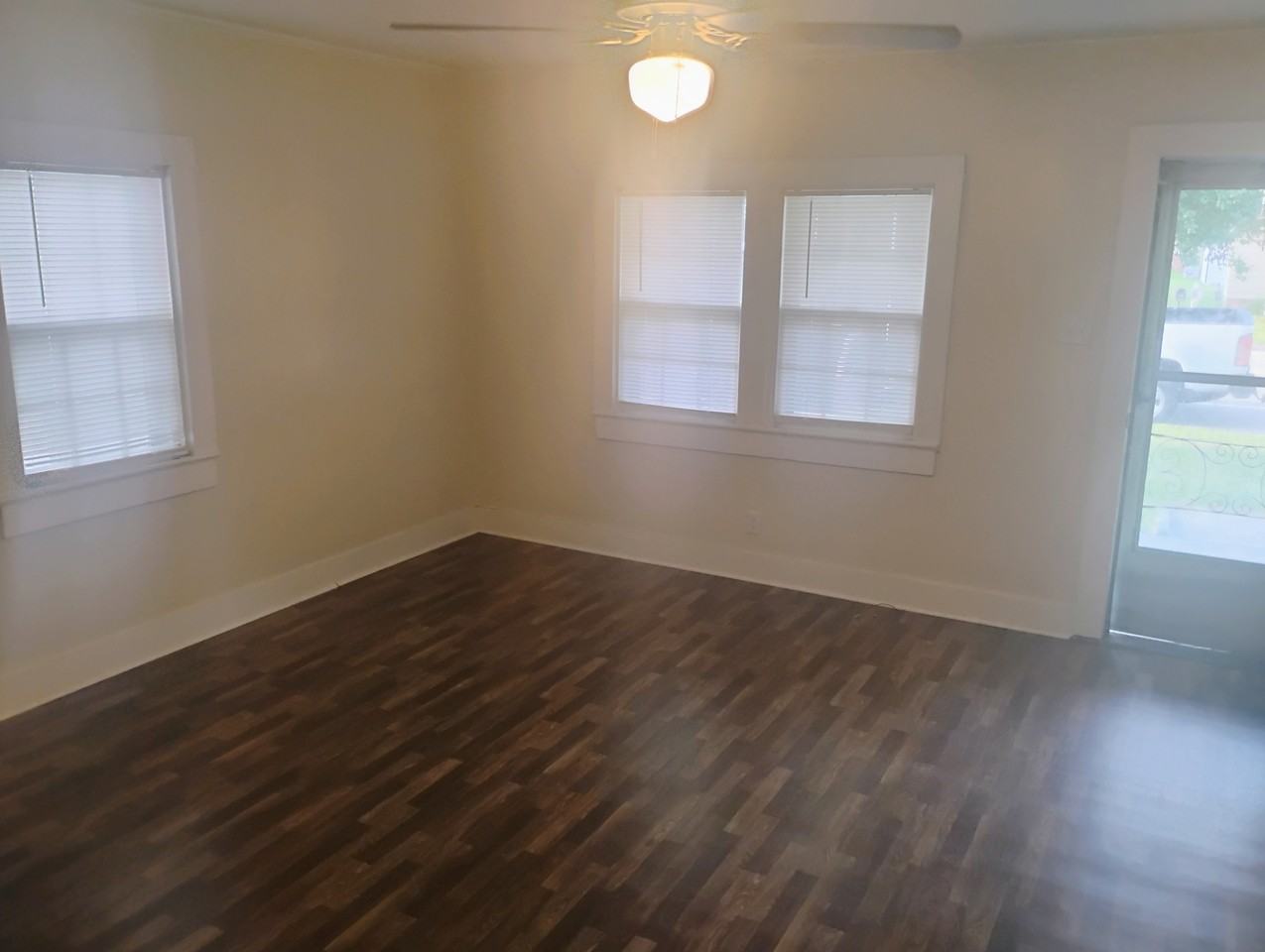 209 N Saratoga St #1 - Photo 3 of 10