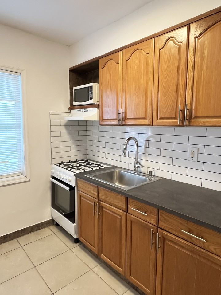 503 75th St #2 - Photo 5 of 25