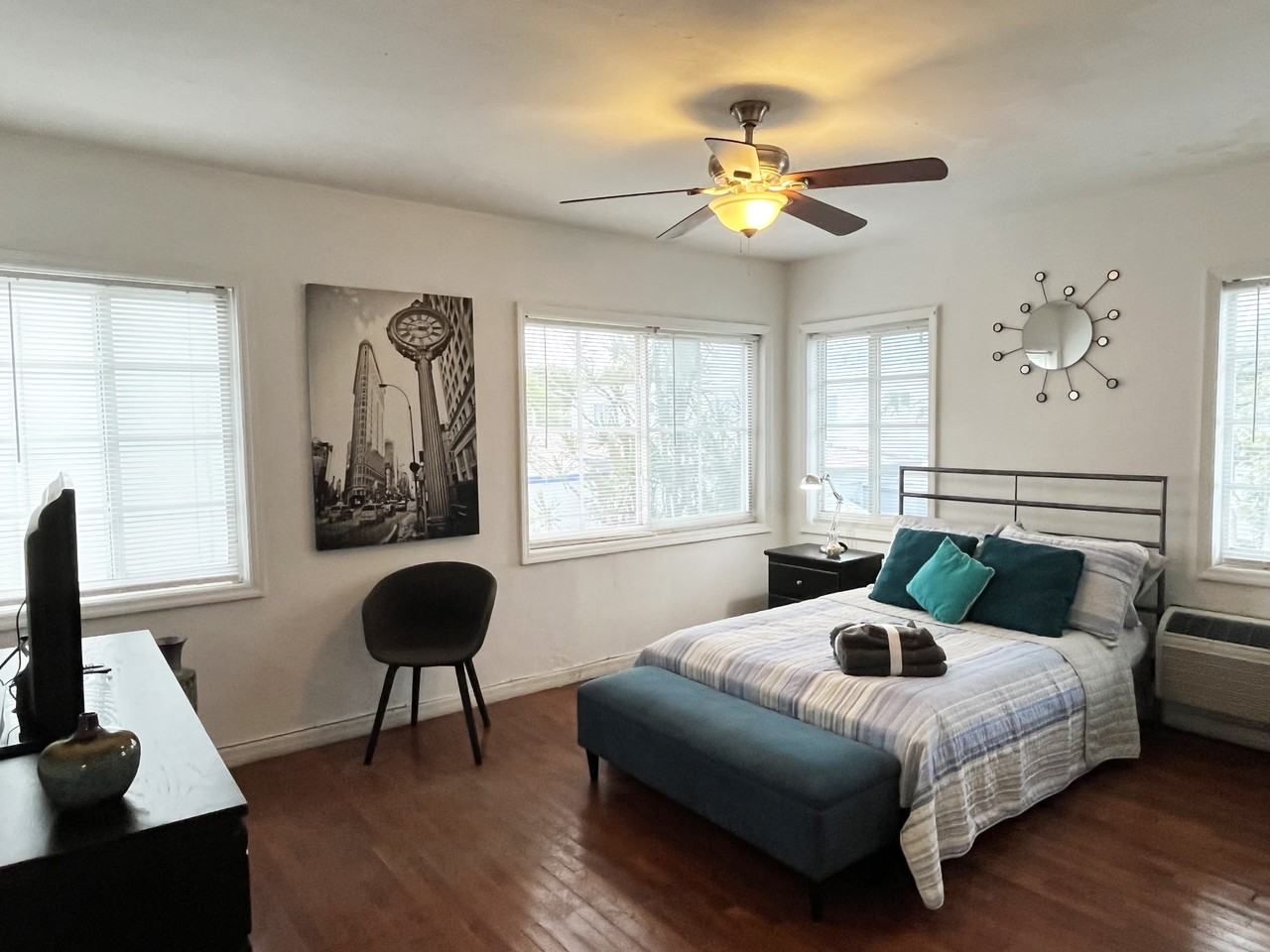 503 75th St #2 - Photo 3 of 25