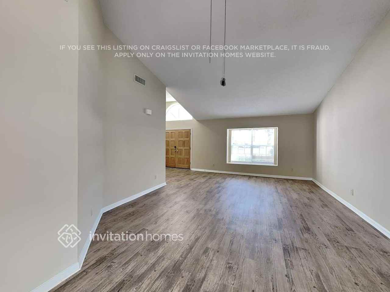 4124 Ridgemoor Dr N - Photo 3 of 28