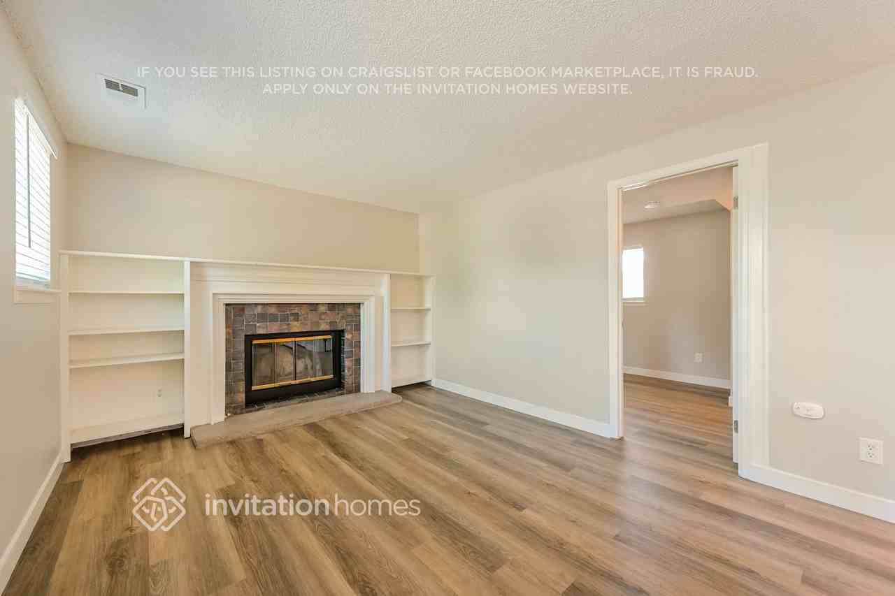2869 S Espana Ct - Photo 4 of 18