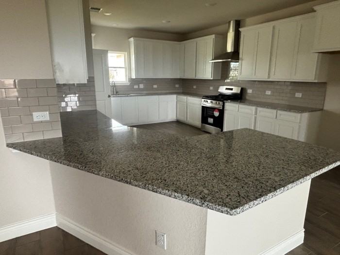 112 Troubadour Ln - Photo 3 of 15