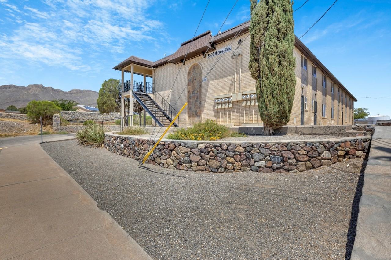 3300 Hayes - Photo 3 of 3