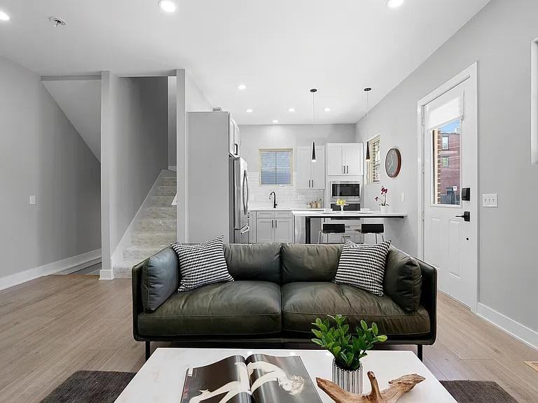 1012 E Long St - Photo 4 of 20