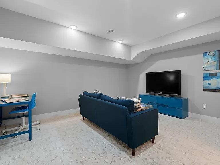1012 E Long St - Photo 7 of 20