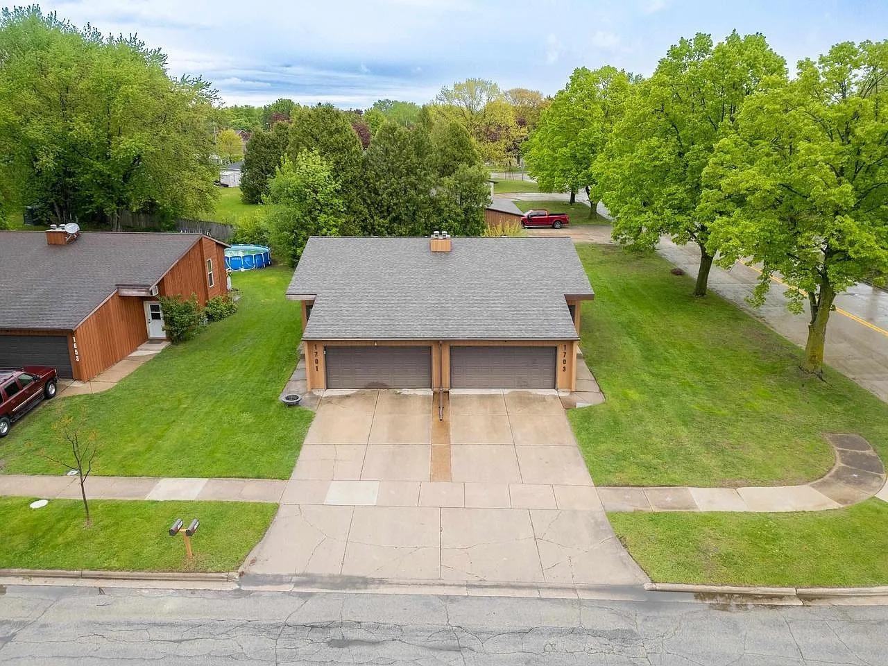1701-1703 Saint Agnes Dr - Photo 5 of 6
