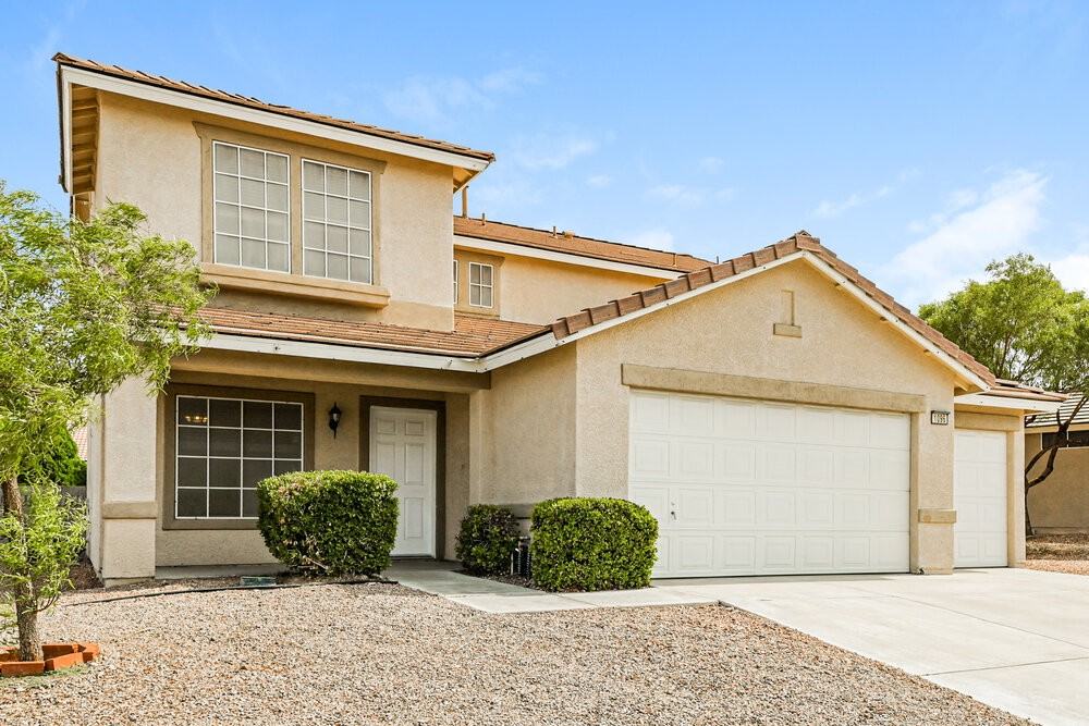 1096 Pincay Dr - Photo 4 of 17