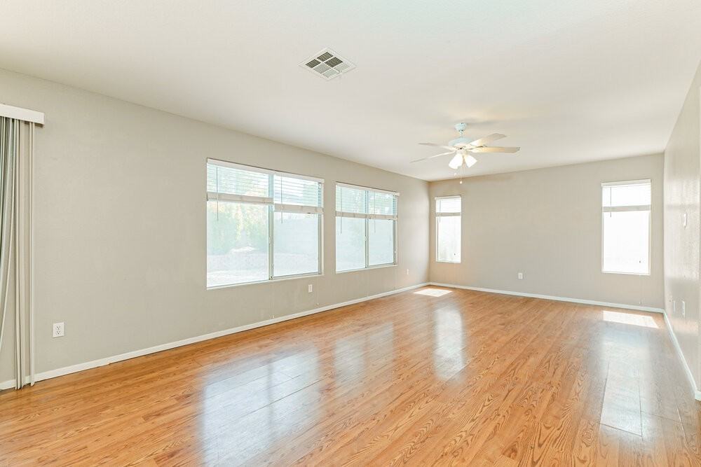 1096 Pincay Dr - Photo 5 of 17