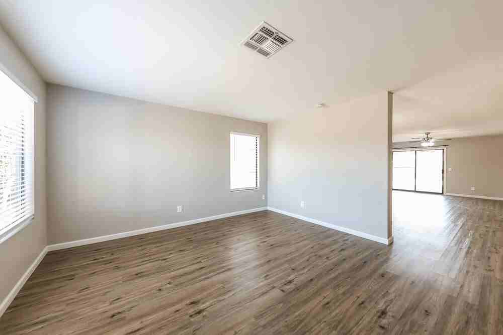 8601 W Elm St - Photo 3 of 16