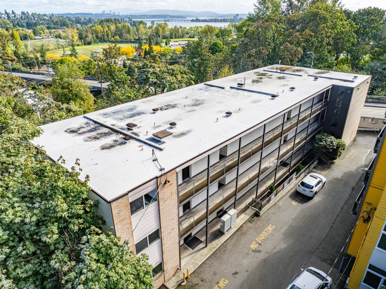 Bayview Apartments - Photo 2 of 32