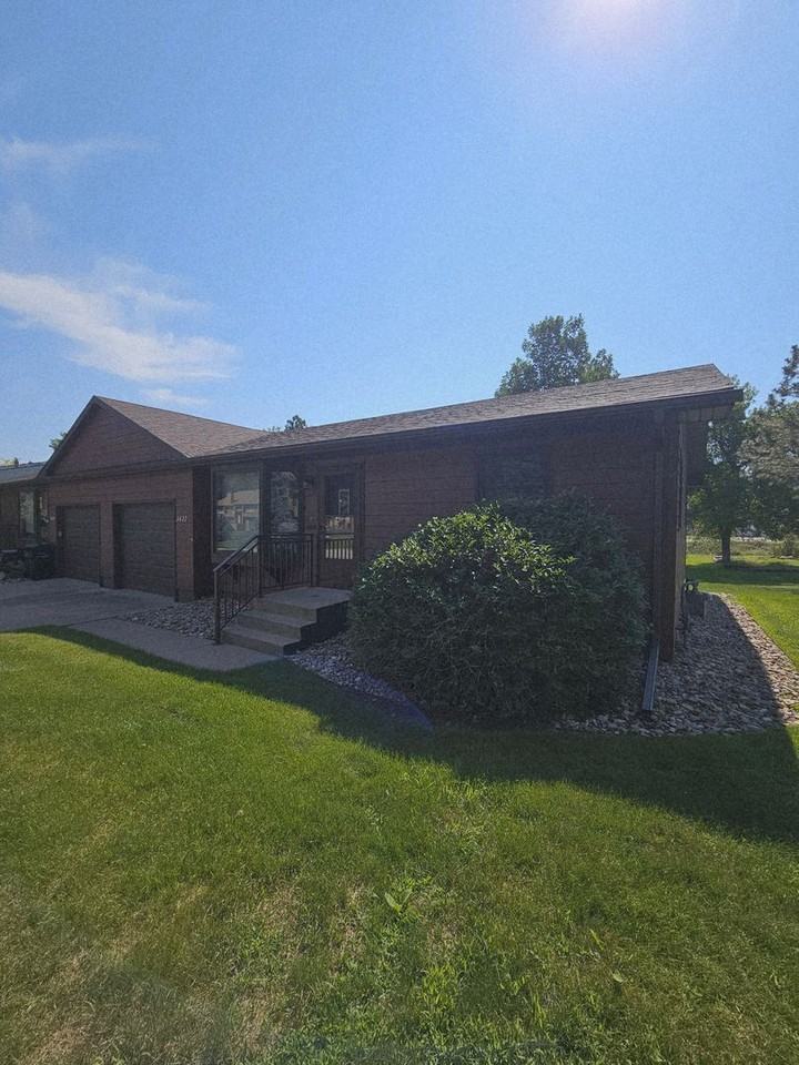 3422 Idlewild Ct - Photo 2 of 17