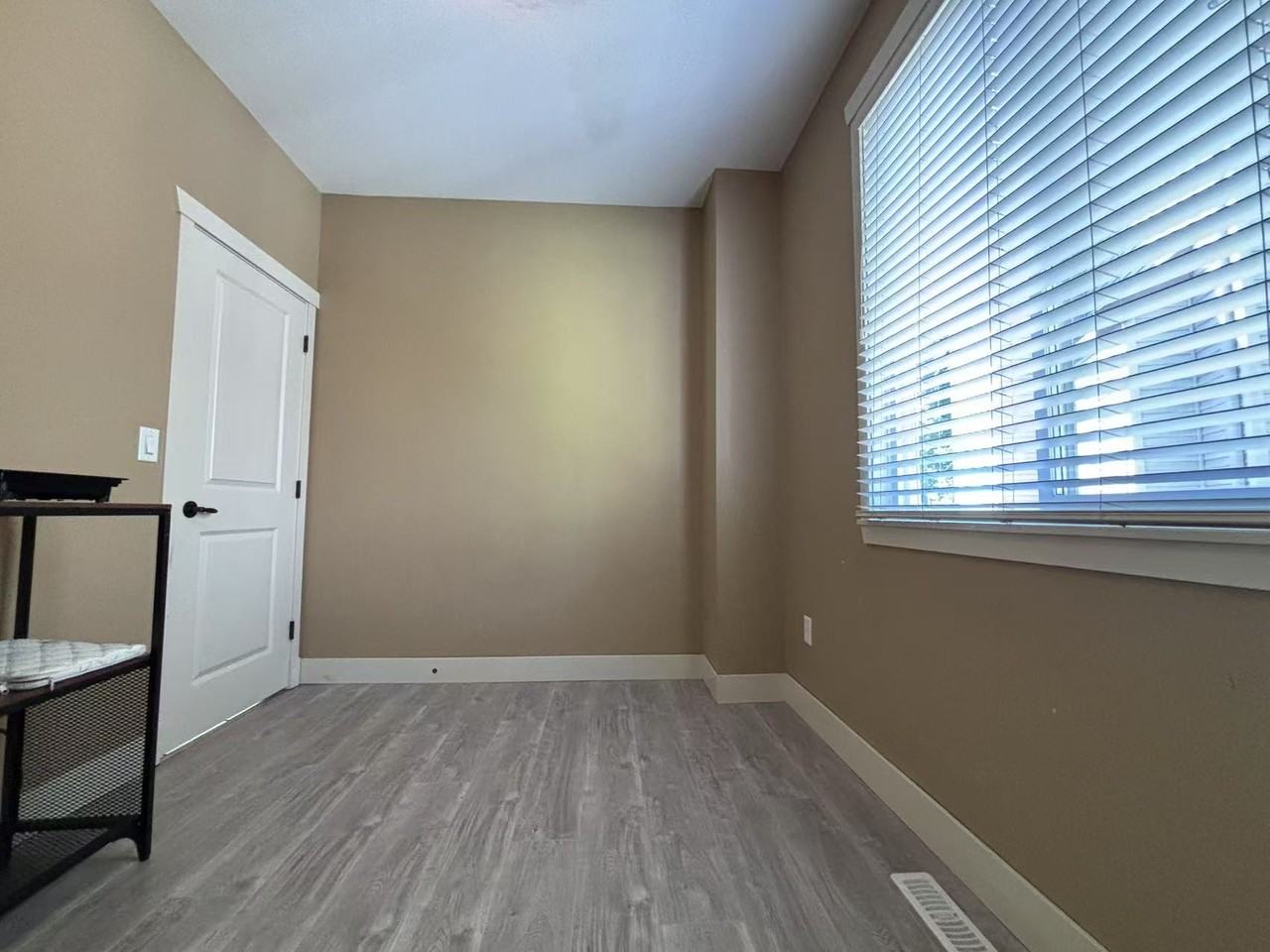 10315 164a St #1 - Photo 3 of 4