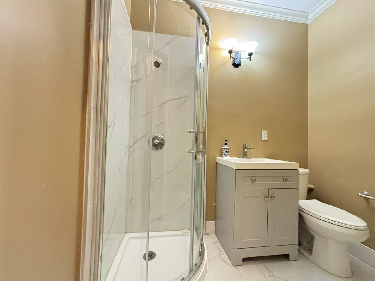 10315 164a St #1 - Photo 4 of 4