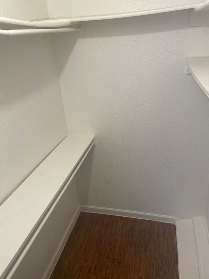 Spanish Vida Apartments - Photo 3 of 19