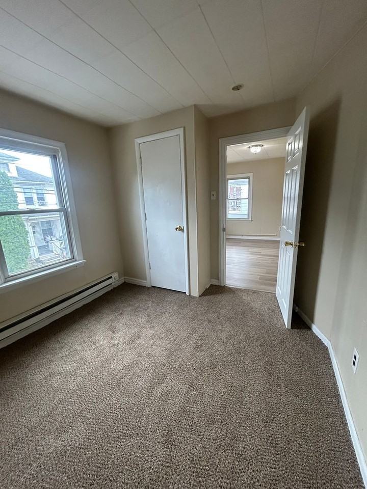 25 N 28th St - Photo 5 of 9