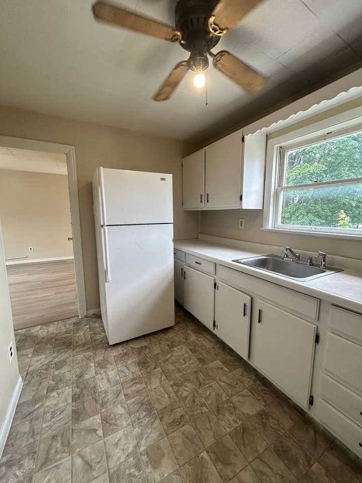 25 N 28th St - Photo 7 of 9
