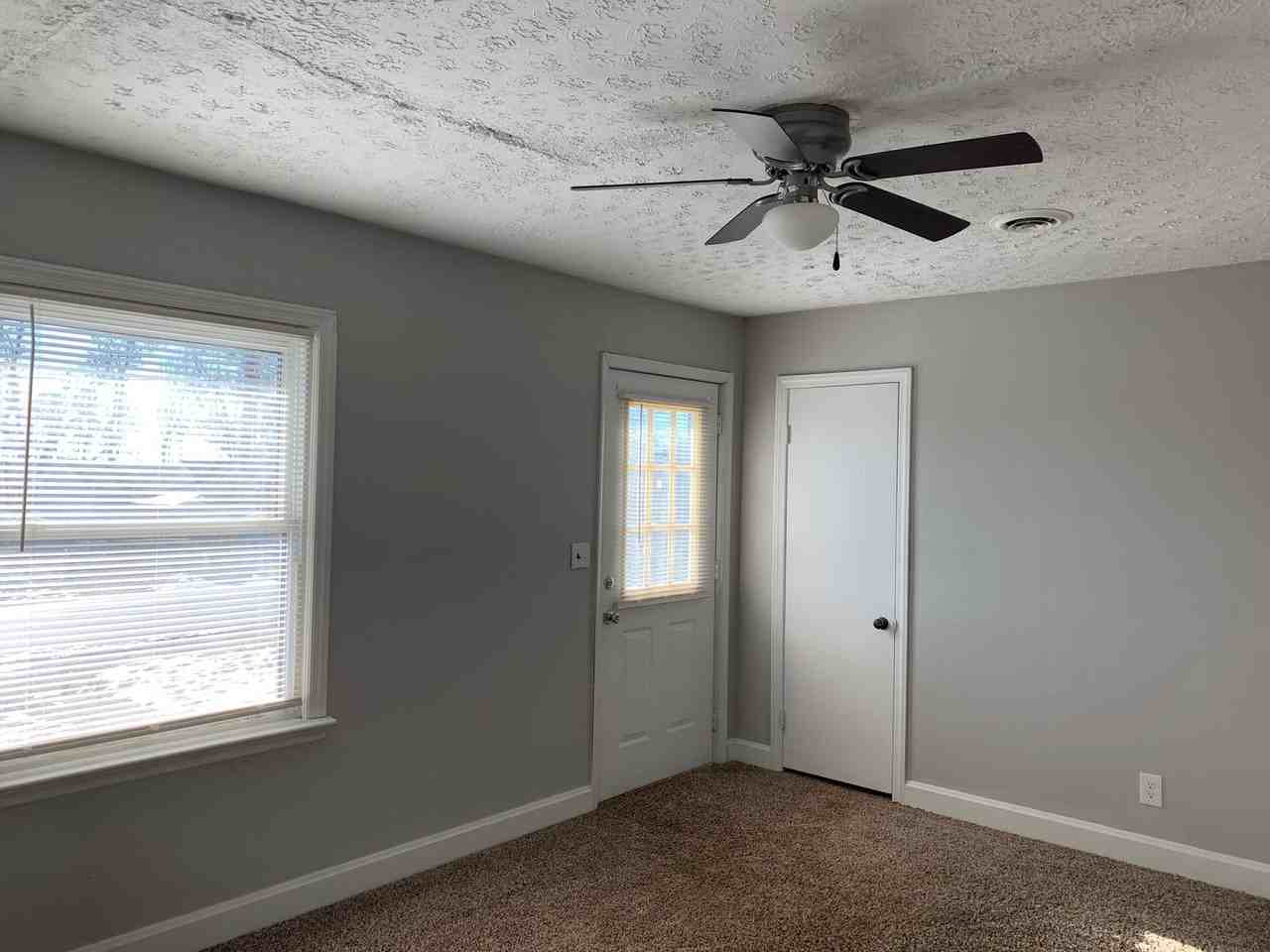 804 14th Street - Photo 6 of 10