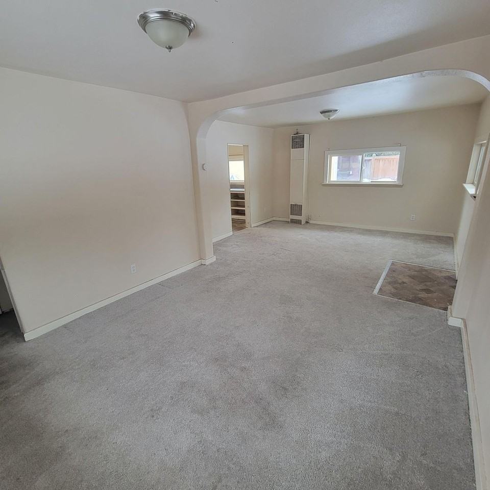 3914 E 32nd Ave - Photo 2 of 6