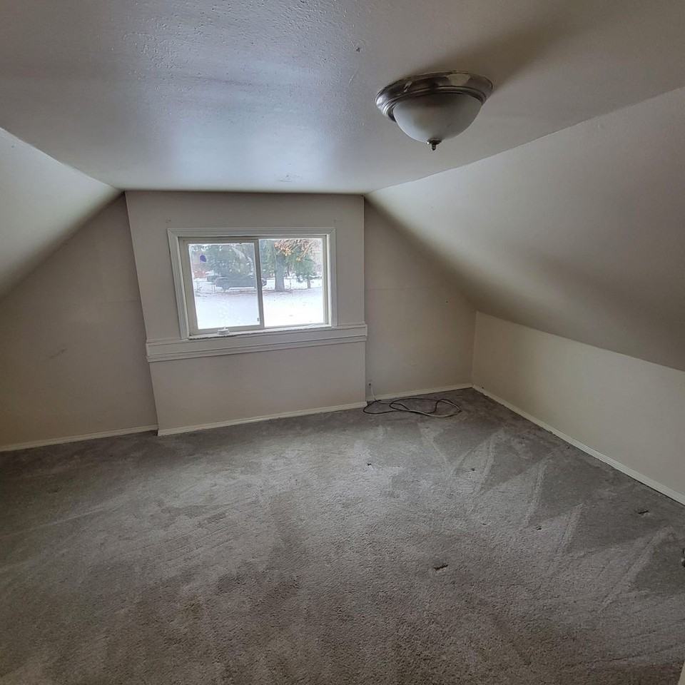 3914 E 32nd Ave - Photo 4 of 6