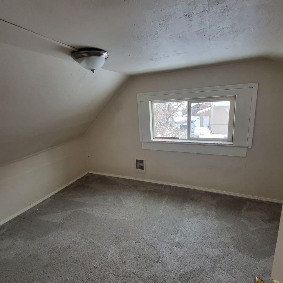 3914 E 32nd Ave - Photo 5 of 6