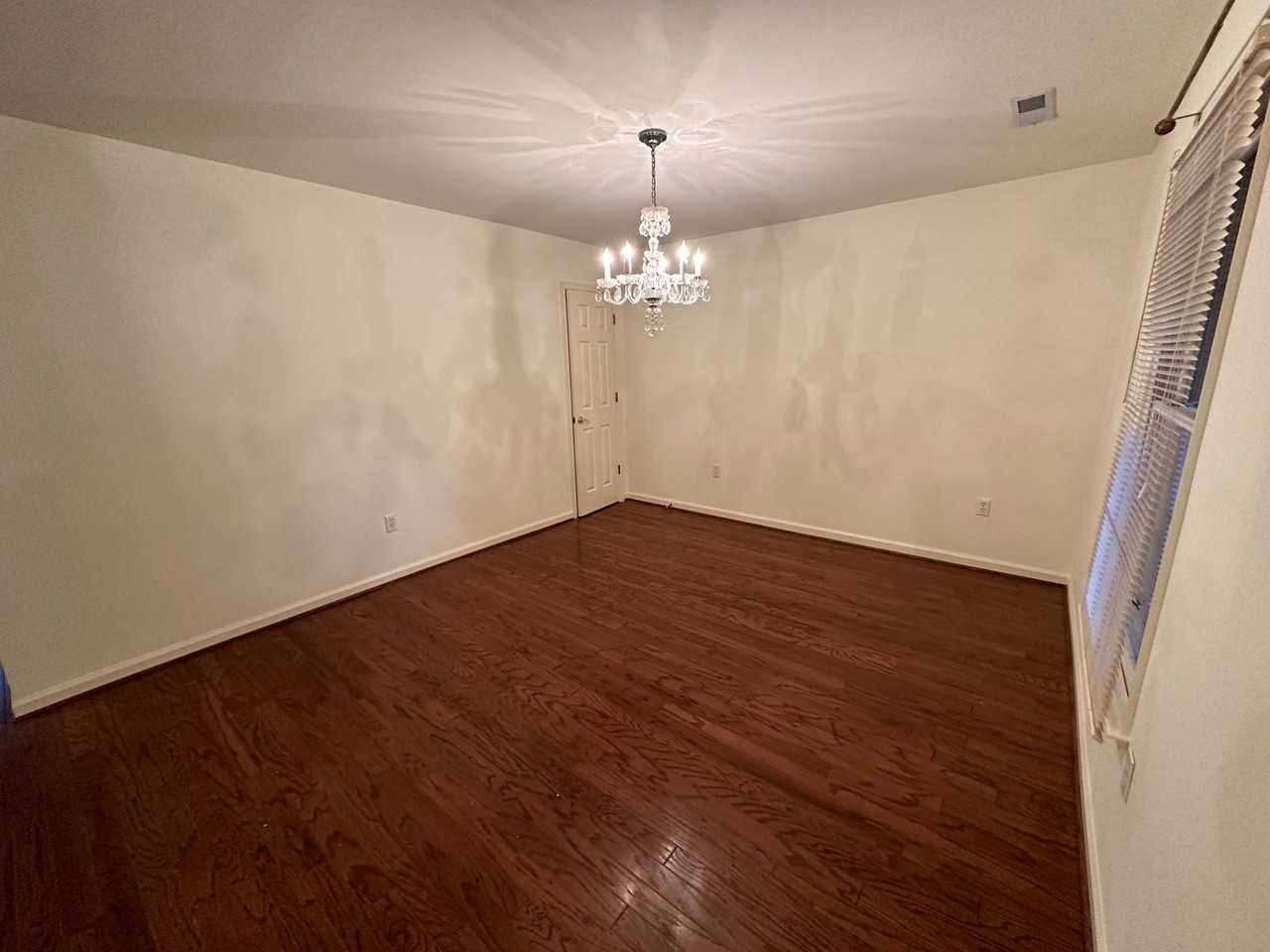 1323 Valley Vista Ln - Photo 4 of 20