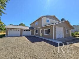 featured image of 2304 Se Lund Ave