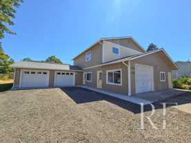2304 Se Lund Ave - Photo 1 of 1