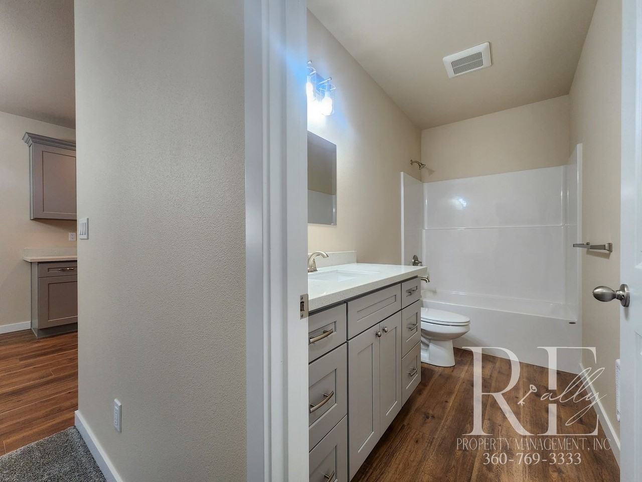 2304 Southeast Lund Avenue - Photo 6 of 15
