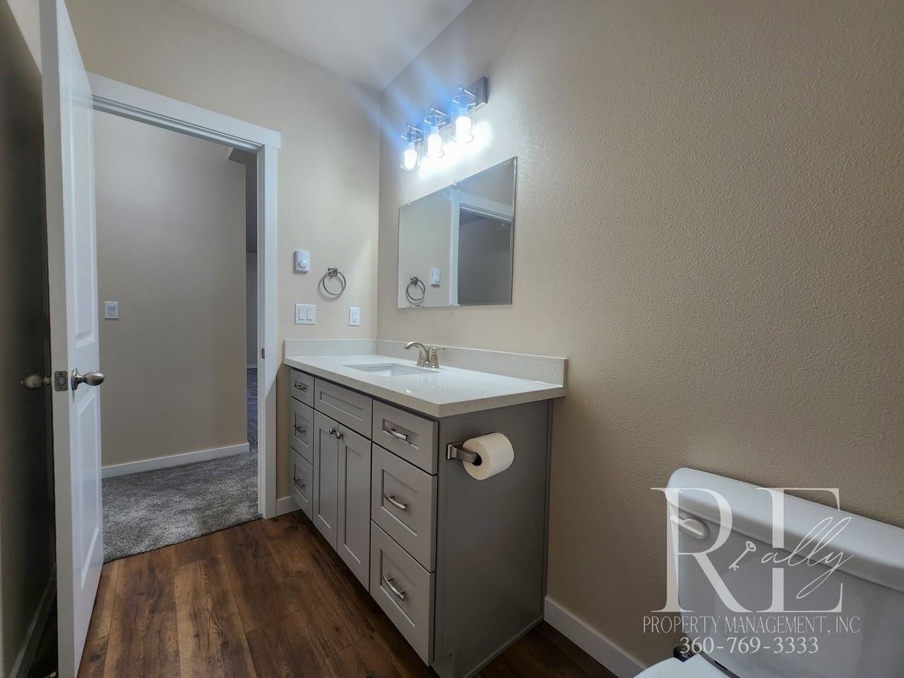 2304 Southeast Lund Avenue - Photo 7 of 15