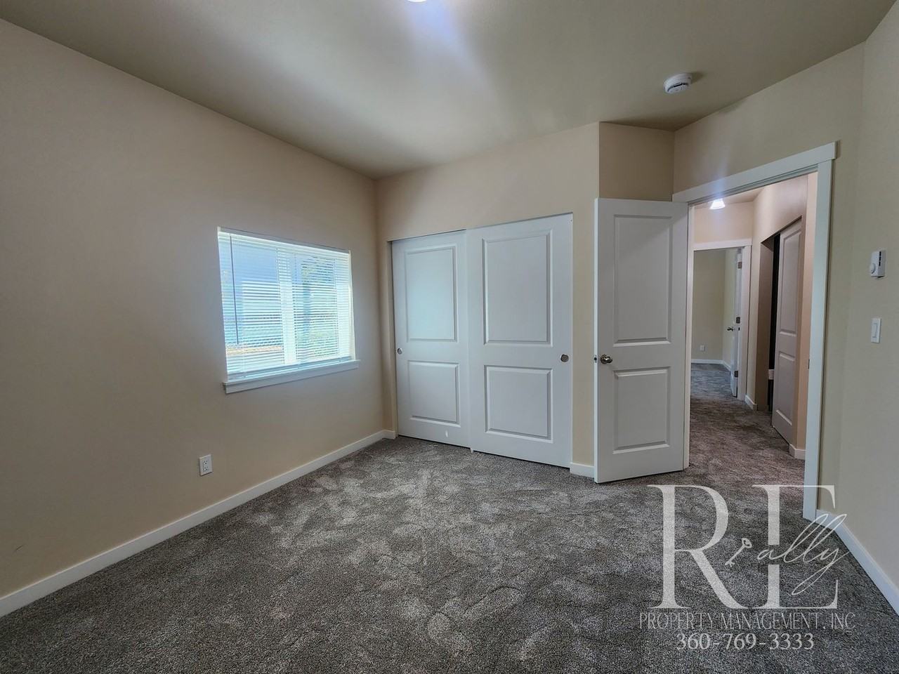 2304 Se Lund Ave - Photo 7 of 15