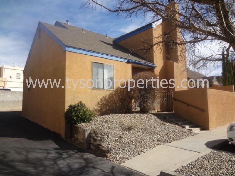 1512 La Charles Dr NE - Photo 2 of 21