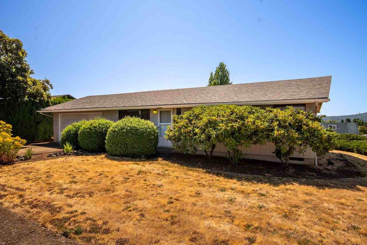 181 Ne Fern Ct - Photo 2 of 30