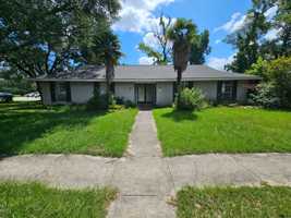 featured image of 1514 Pecan St